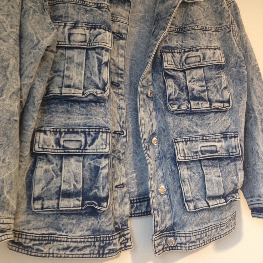 Wild Fable 80’s Style Oversized Acid Wash Denim Jacket w/ Front Pockets - Picture 3 of 12